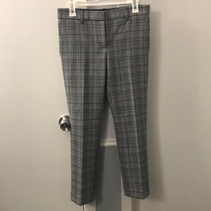 Ann Taylor Pants - Ann Taylor Crop Capri Pants size 2 Ann Taylor Pants - Ann Taylor Crop Capri Pants size 2
